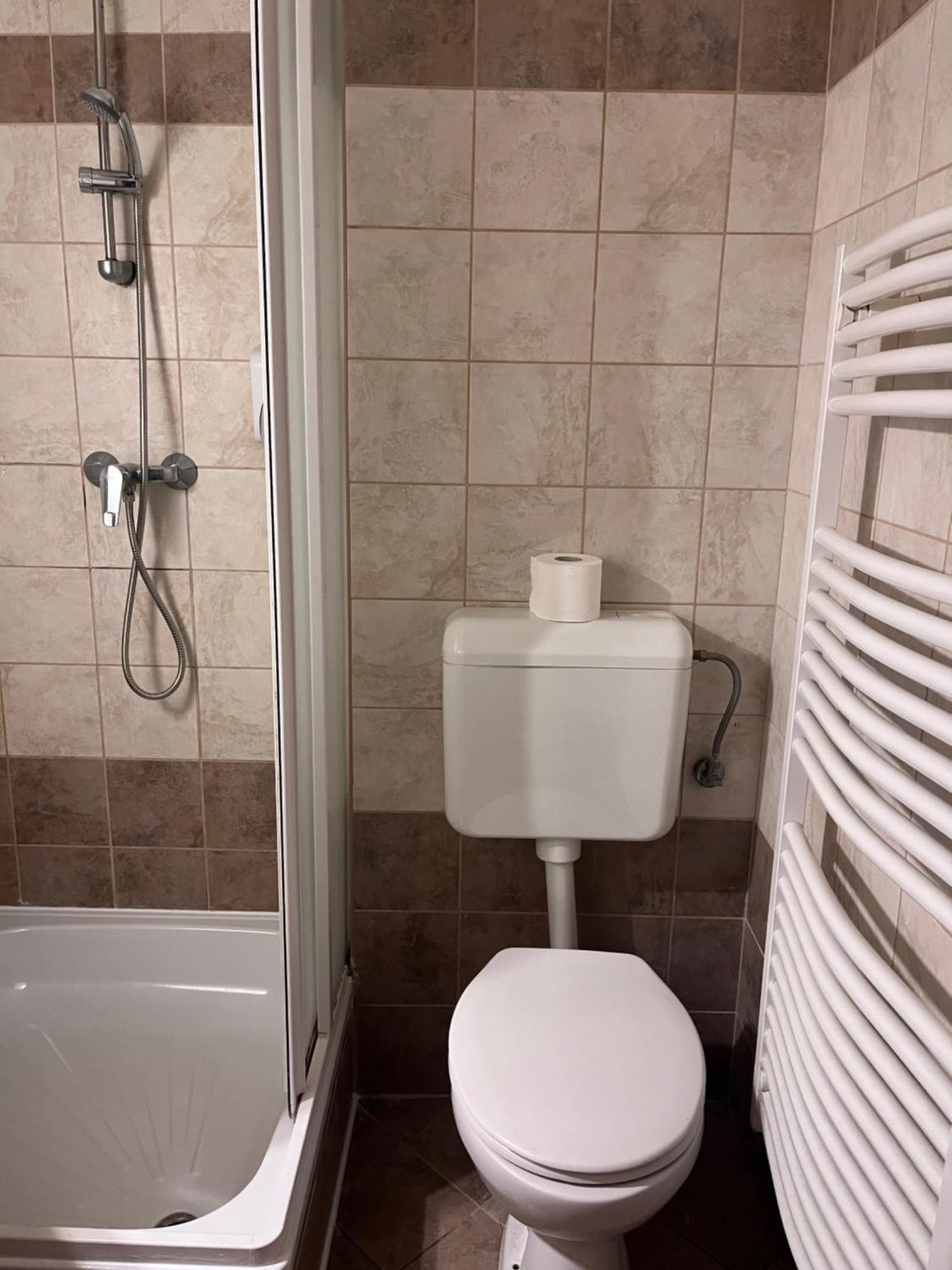 Hotel Rose City Βουδαπέστη Εξωτερικό φωτογραφία