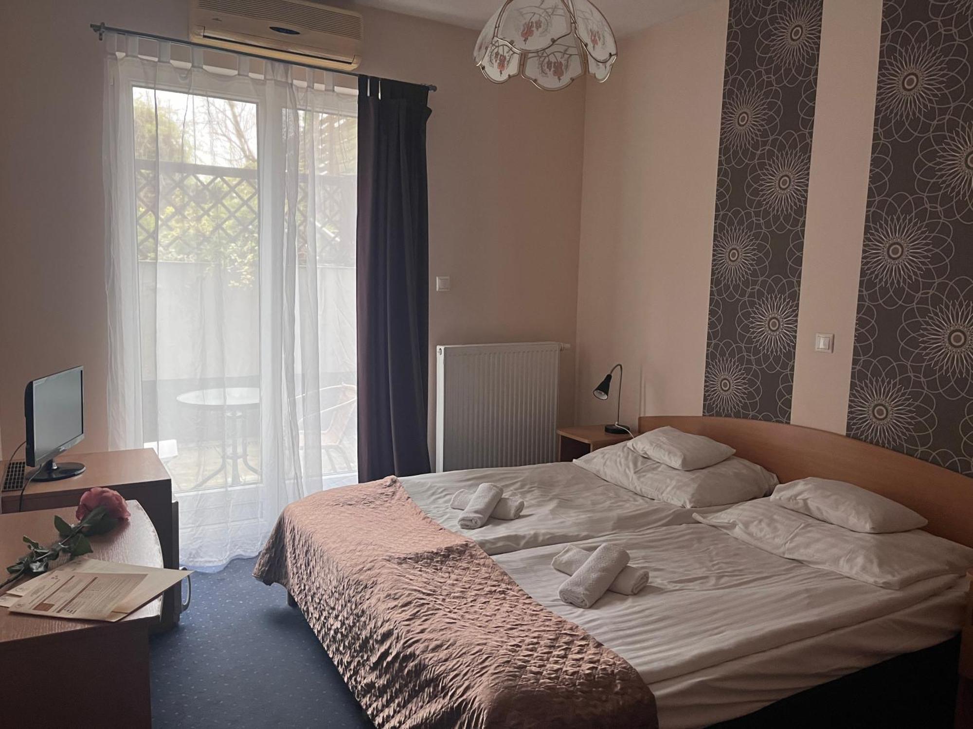 Hotel Rose City Βουδαπέστη Εξωτερικό φωτογραφία