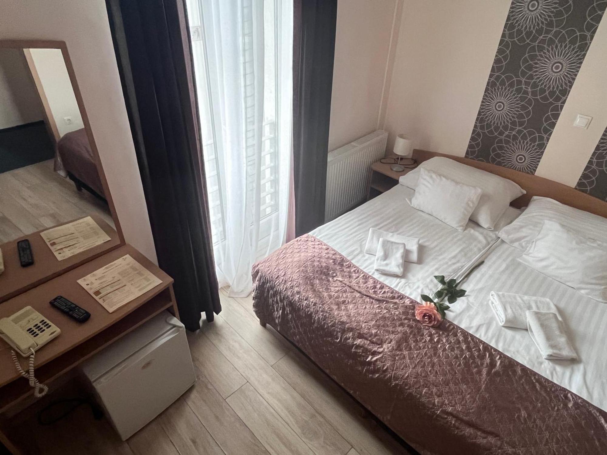 Hotel Rose City Βουδαπέστη Εξωτερικό φωτογραφία